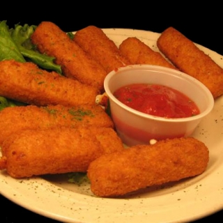 1138_35135_friendseat_spicymozzarellasticks